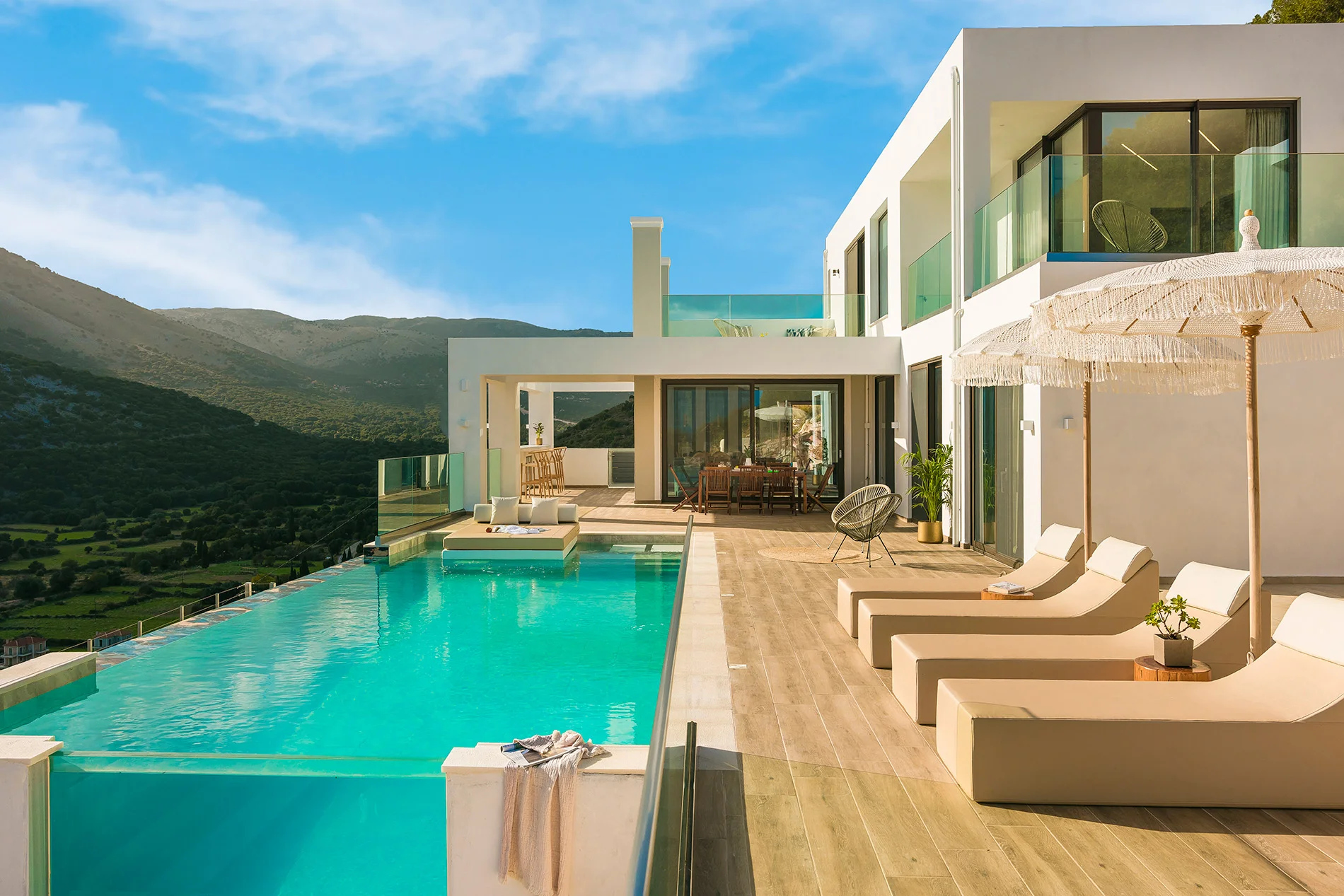 Kefalonia Deluxe Villa - Kefalonia Luxury Villas - Luxury Retreats Agia Efimia - Elegant villa design - Modern amenities villa - Private infinity pool Villa Kefalonia